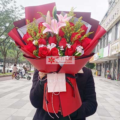 鄂州19朵红玫瑰百合，与你幸福前行